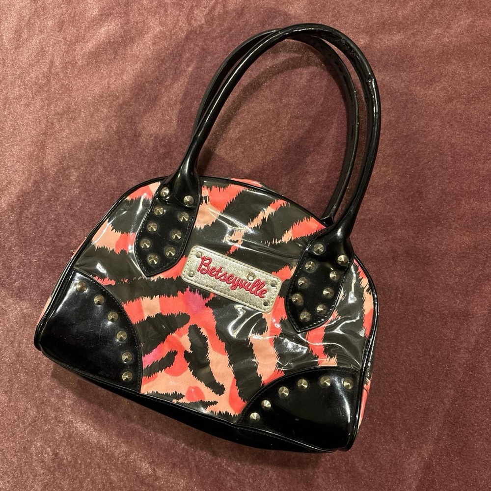 Betsey Johnson Betseyville Y2K hand bag
